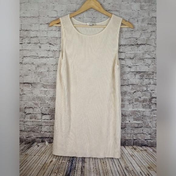 Aritzia Tops - 💸3 for 30 💸 ! Aritzia Babaton cream tank tunic